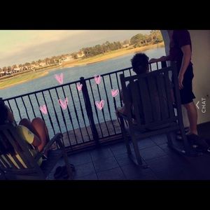 Meet your Posher, Ella